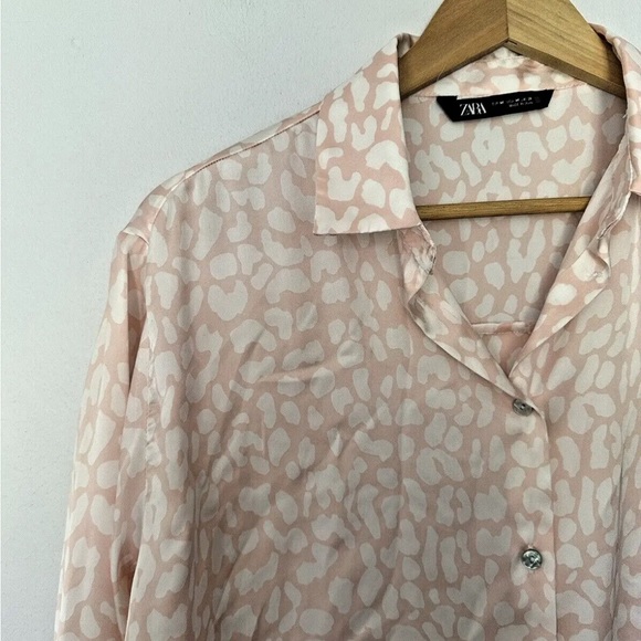 Zara Pink Animal Print Shirt Size Medium Satin Oversized Long Sleeve - Picture 3 of 5